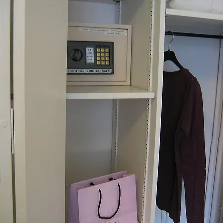 호텔 Prado Avec Parking - Proche Zenith 3*